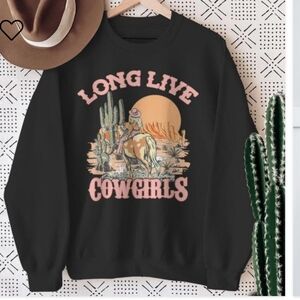 Women's Long Live Cowgirls Graphic Crew Neck Sweatshirt, Size 4XL